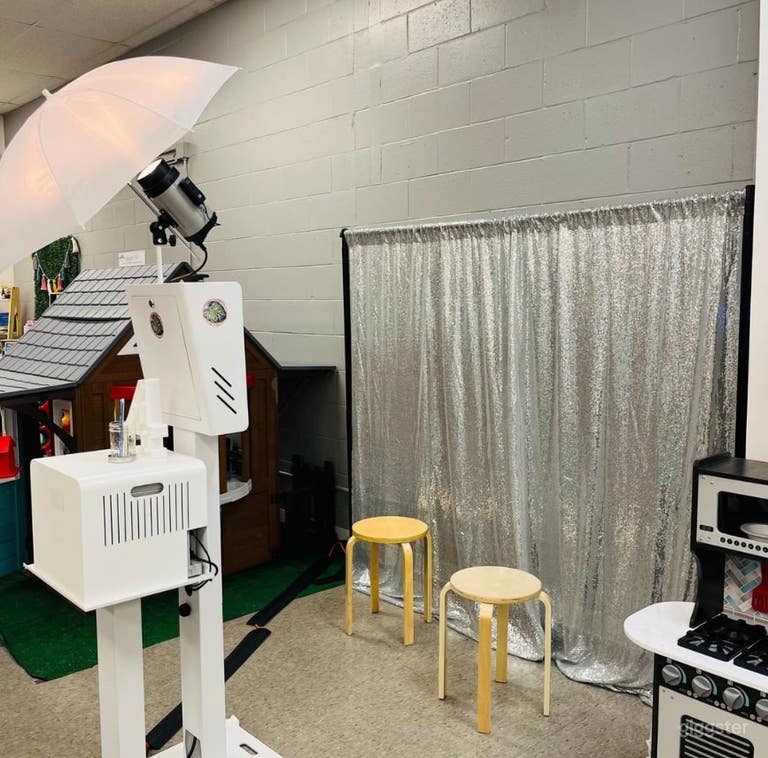  A Cozy, Fun Play Zone for all in Oakland 