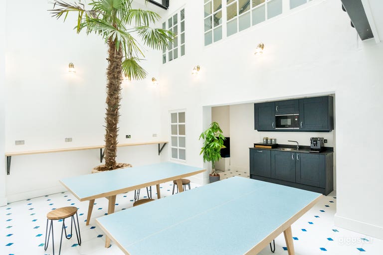  Stylish Georgian townhouse office/co-working space 