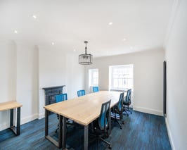  Stylish Georgian townhouse office/co-working space 