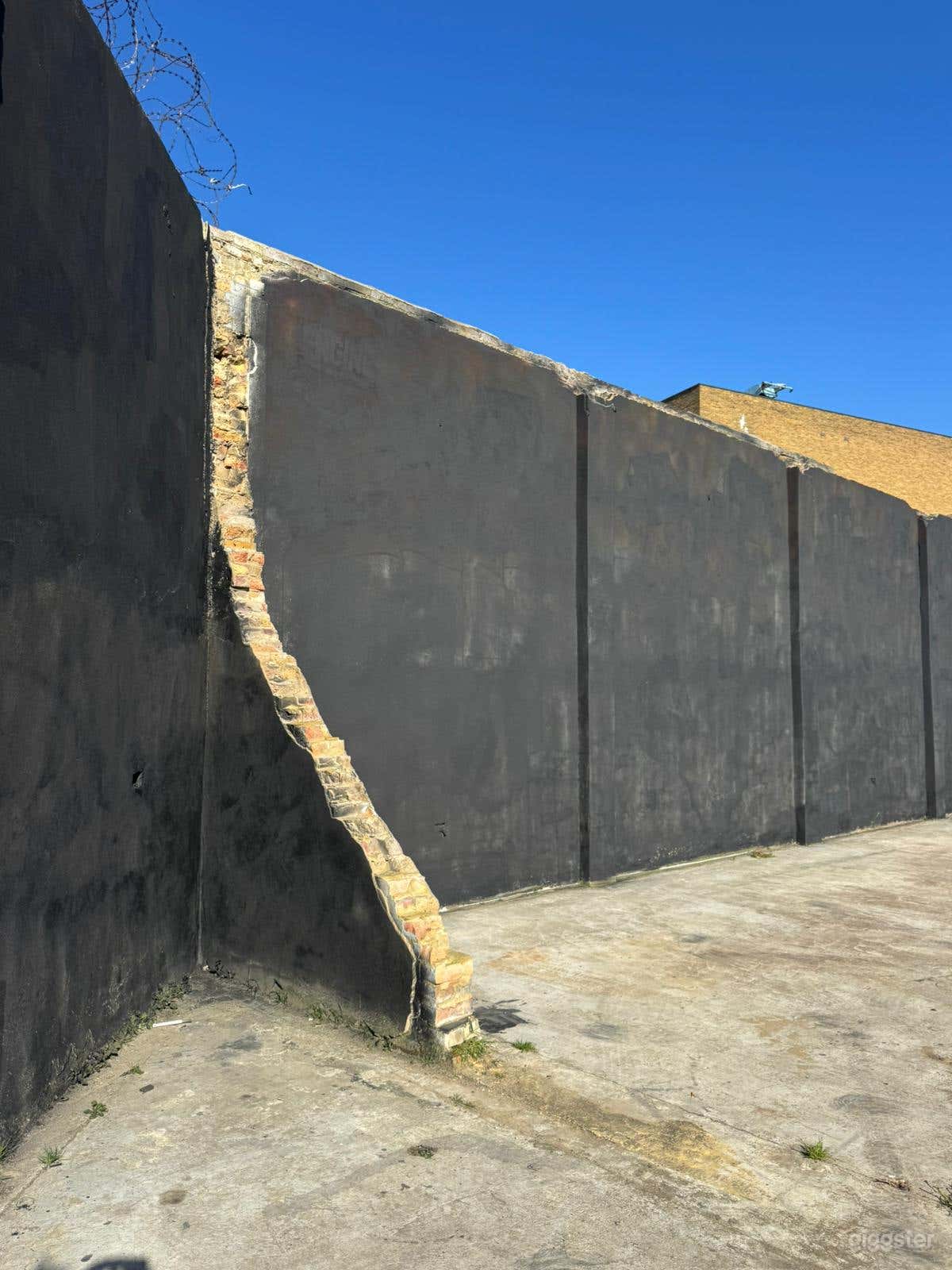 South East Industrial Large Warehouse Photo 4