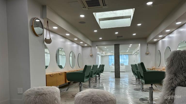  "Luxury Loft: Newly Remodeled Salon Space Availabl 