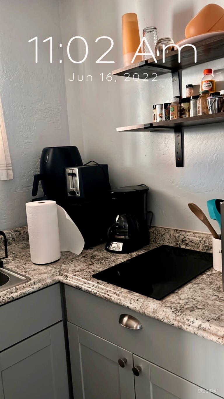  Many appliances included such as air fryer toaster microwave coffee pot 