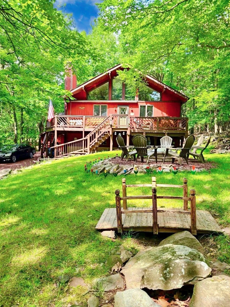 Red Chalet home  Photo 1