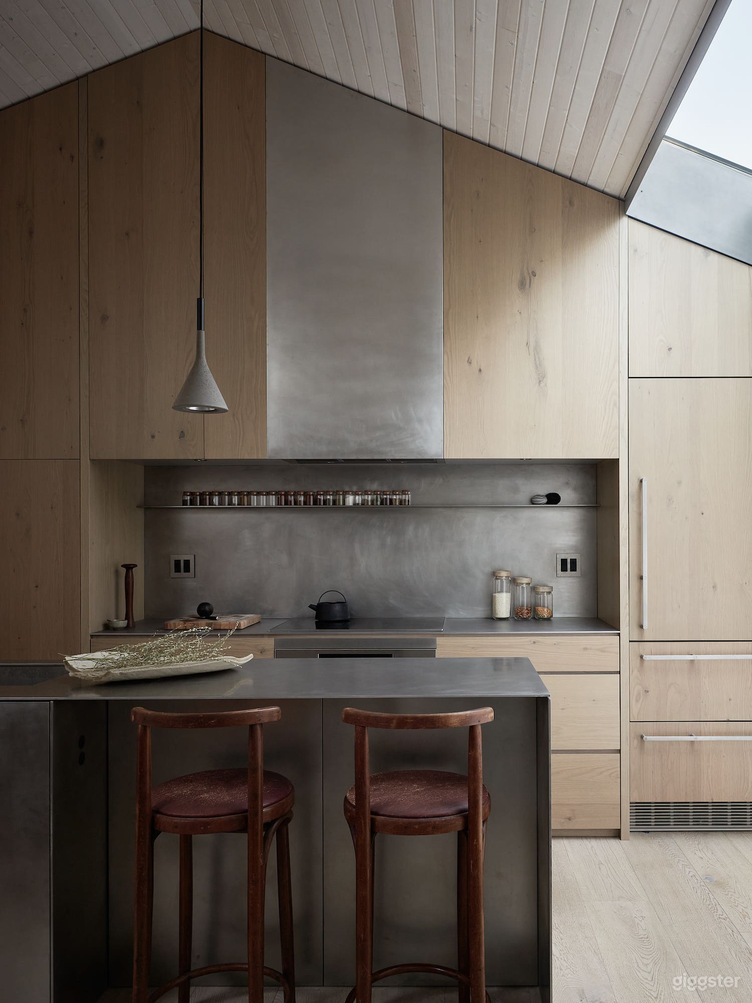 Award Winning Float Home  Photo 4