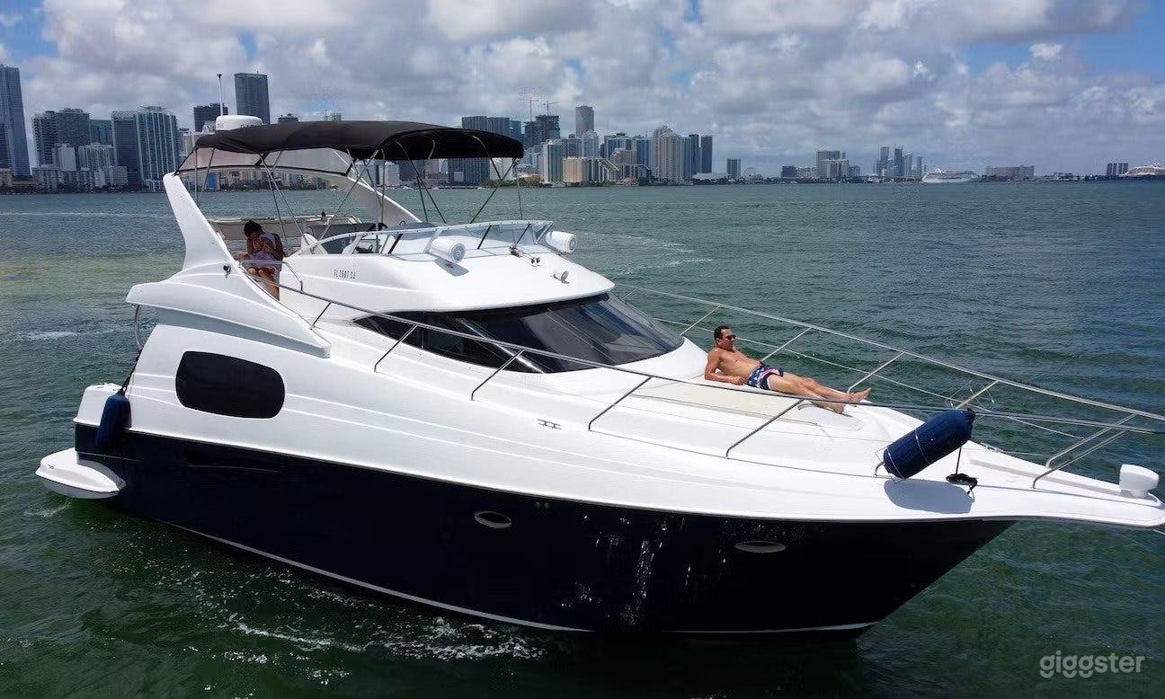 48' Silverton Yacht Photo 3