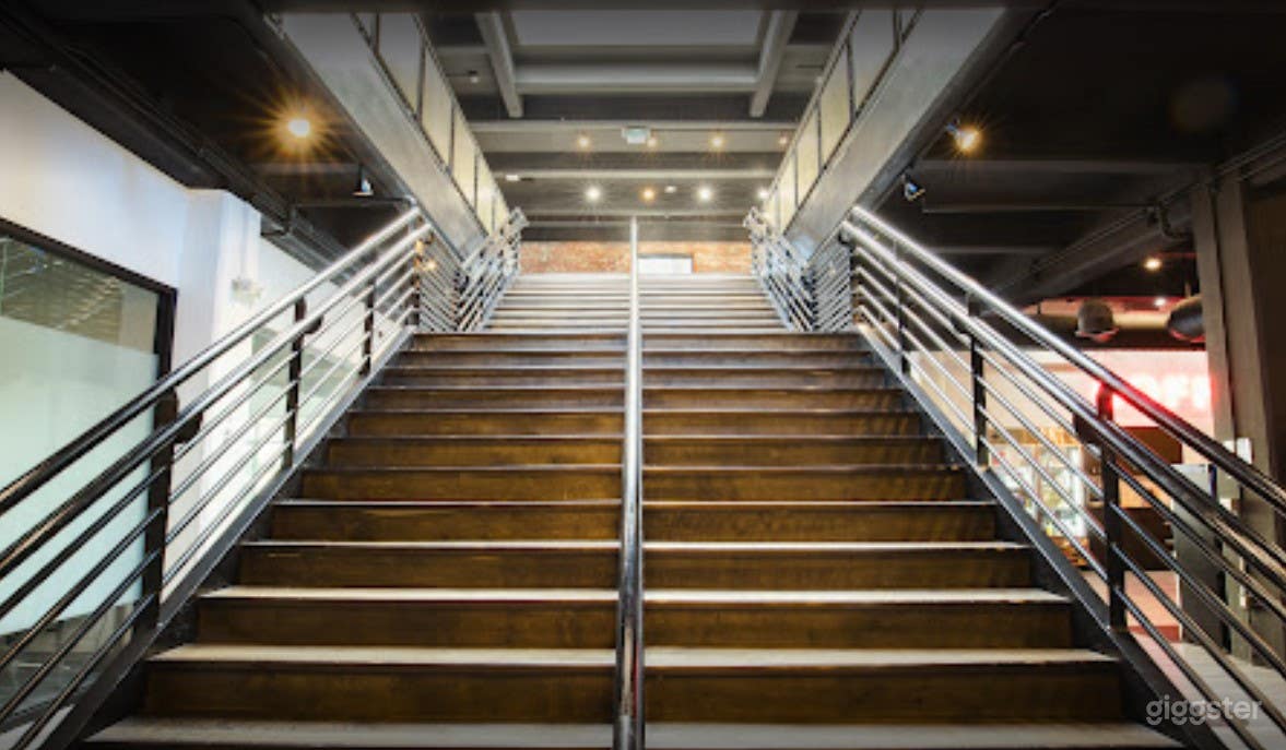 Office 220 - 3 Person Office Photo 3