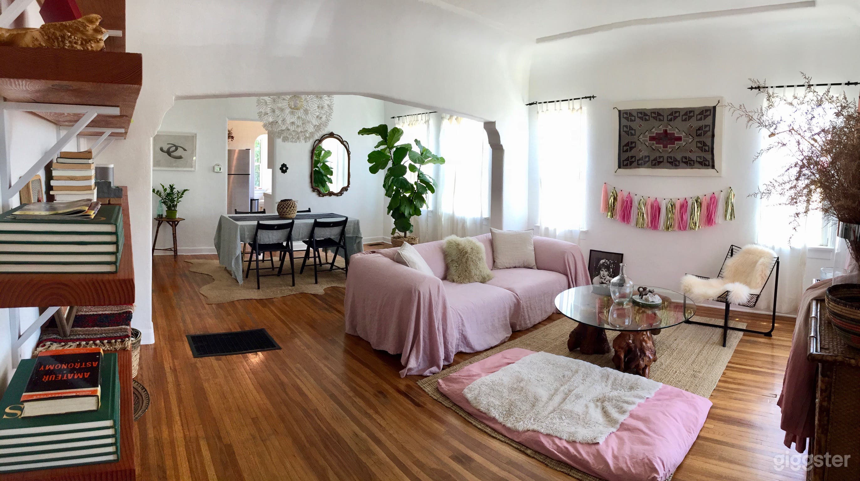 Charming Vintage 1930's Spanish Boho Bungalow Photo 1