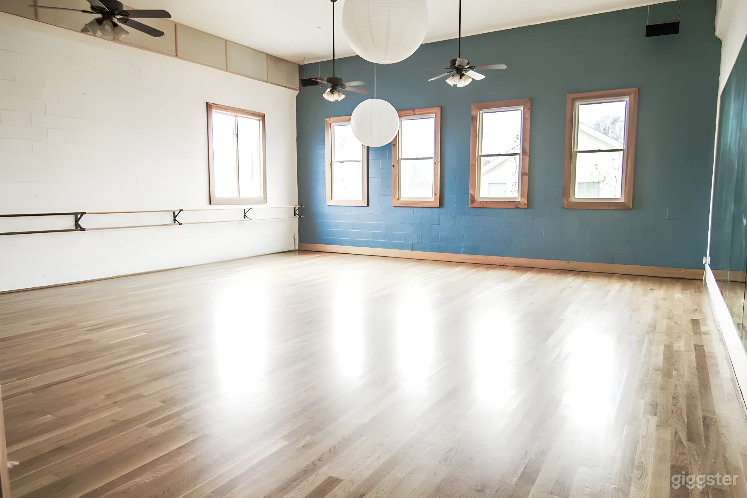 Studio 3 with Ballet Barre Photo 1
