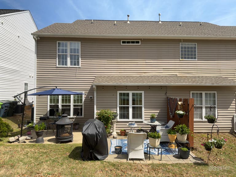  Vibrant & Colorful Townhouse in Raleigh 