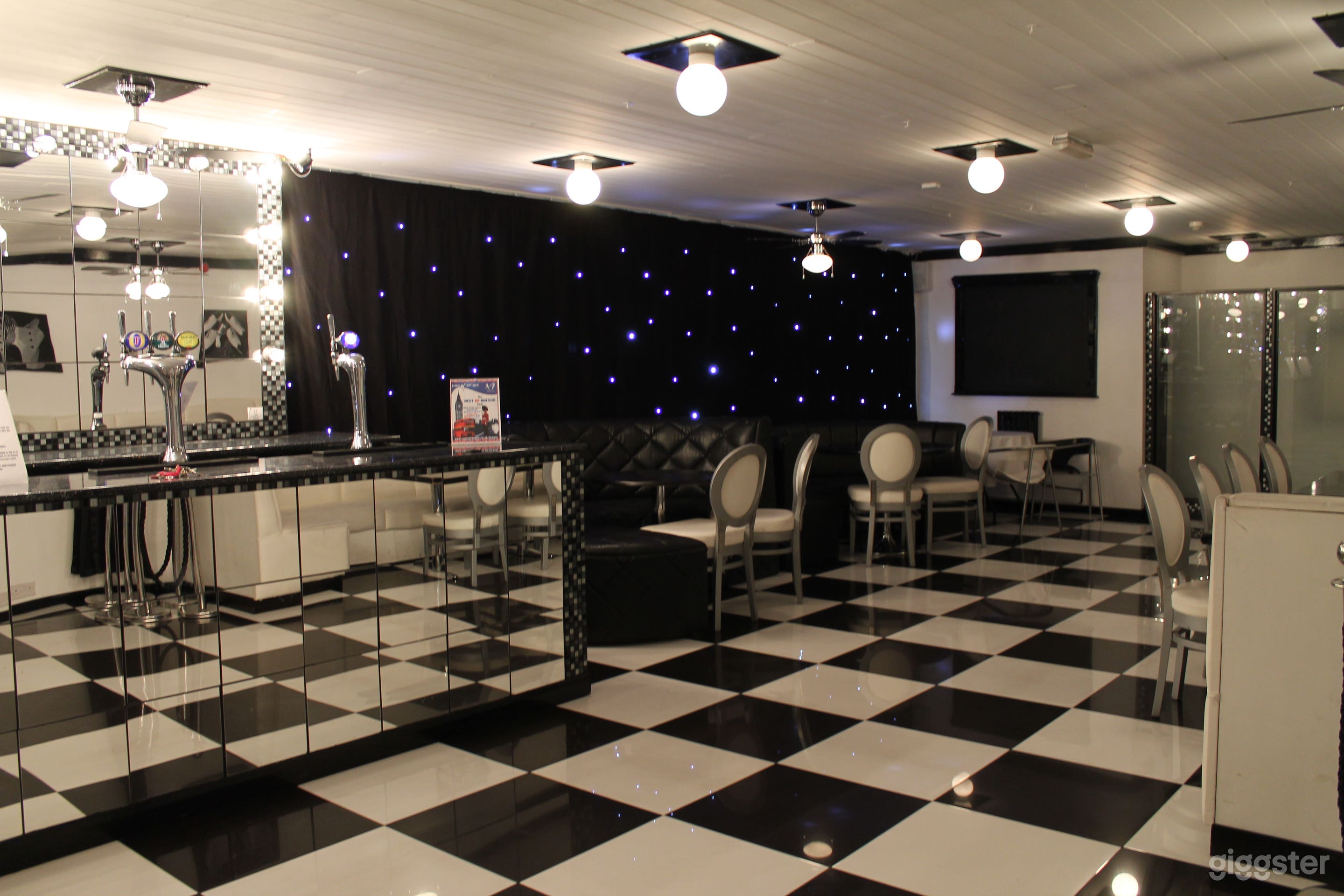 Black &amp; White Gatsby Venue in Telford close to M54 Photo 2