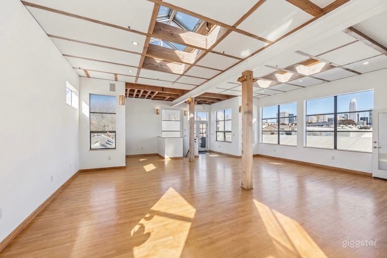 Loft impresionante de 4 pisos y 6,600 sqft con vistas al centro de SF desde la azotea 