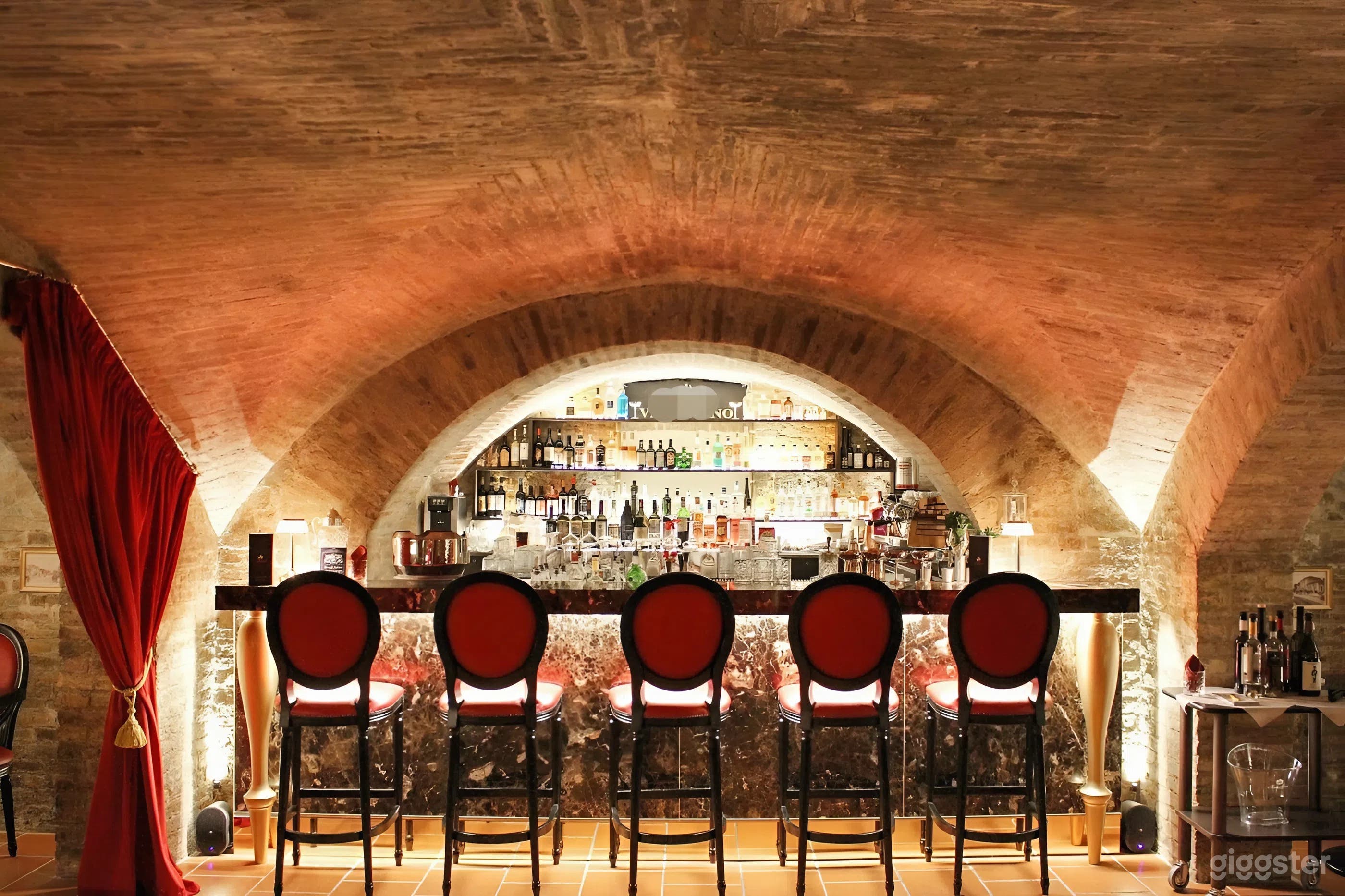 Historic Wine Cellar Bar & Tasting Venue in Civitanova Photo 2