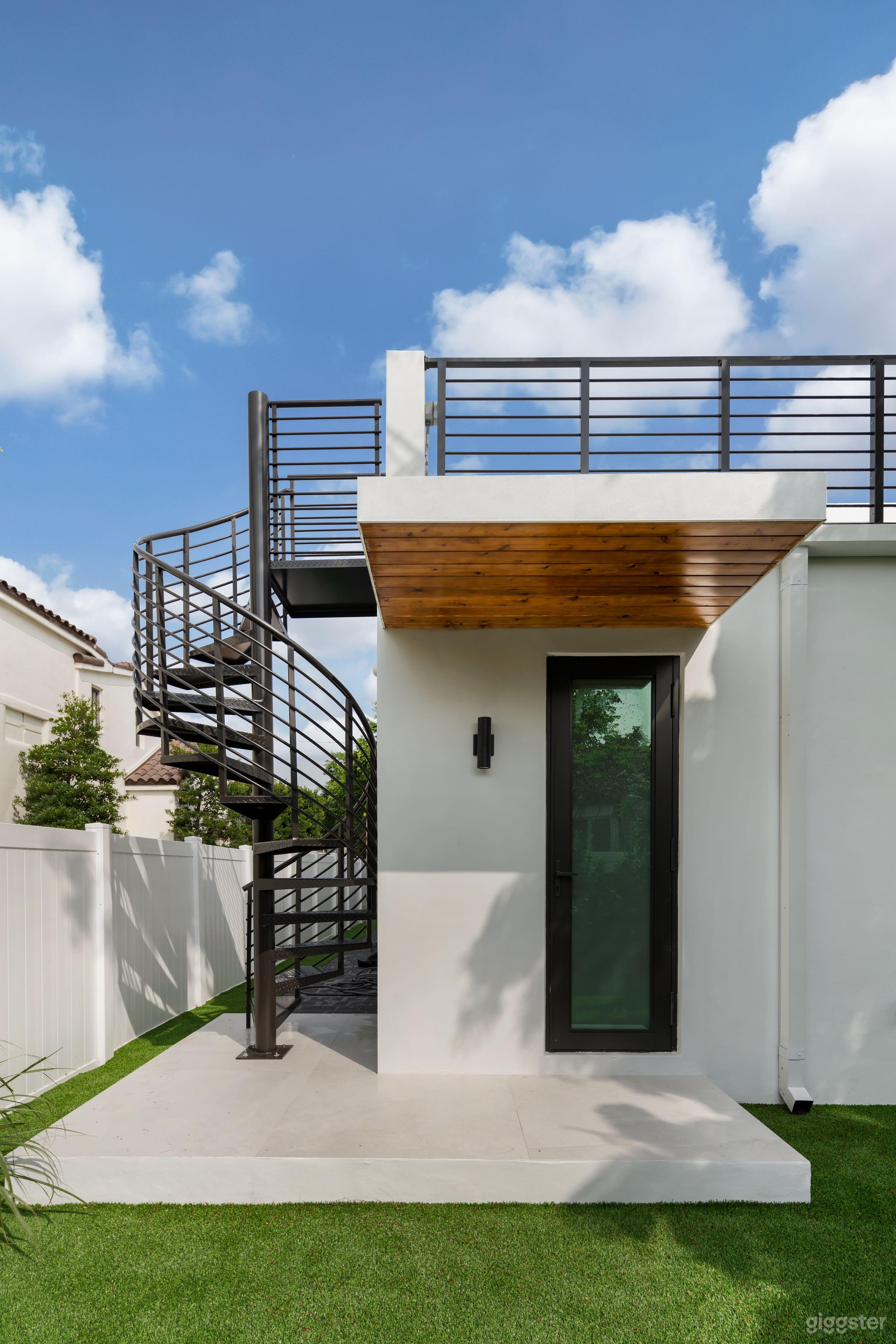 A Modern Miami Paradise Photo 3