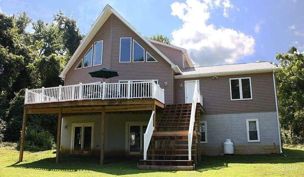 HISTORIC WATERFRONT HIDE AWAY Photo 3