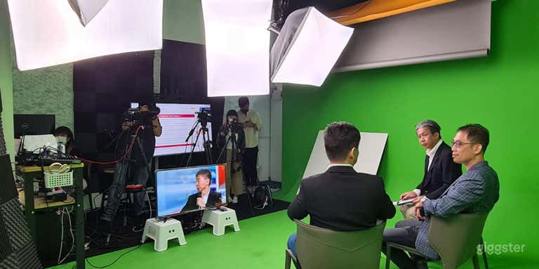  Production-Ready Green Screen Studio 