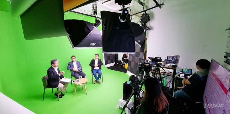  Production-Ready Green Screen Studio 