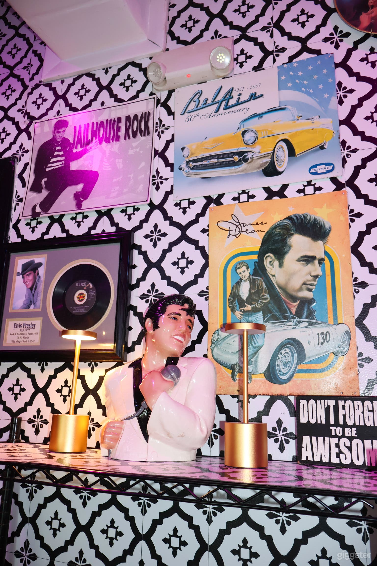 A fun 1950's themed all American diner! Photo 1