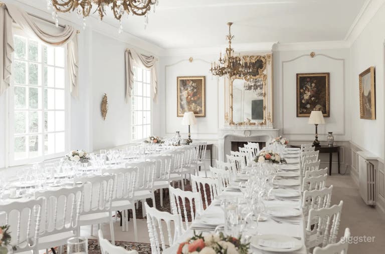  Manor Grand Salon 