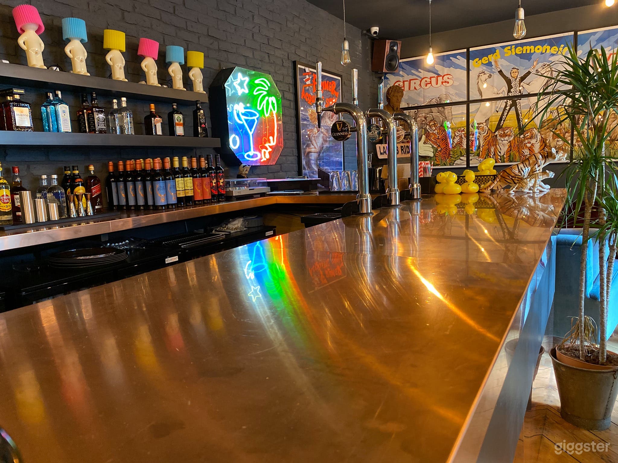 Exclusive Perfect Party Space for 50 Photo 3