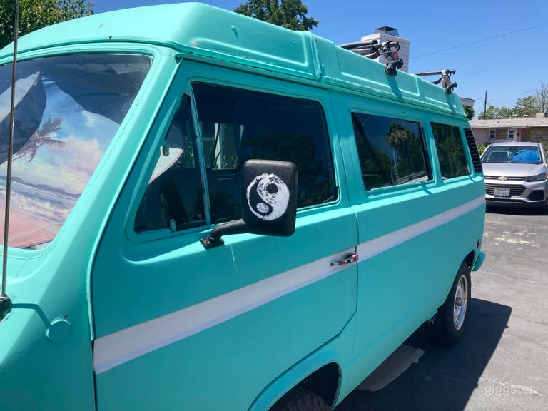  Hand painted blue with white stripe &amp; yin/yang symbols 