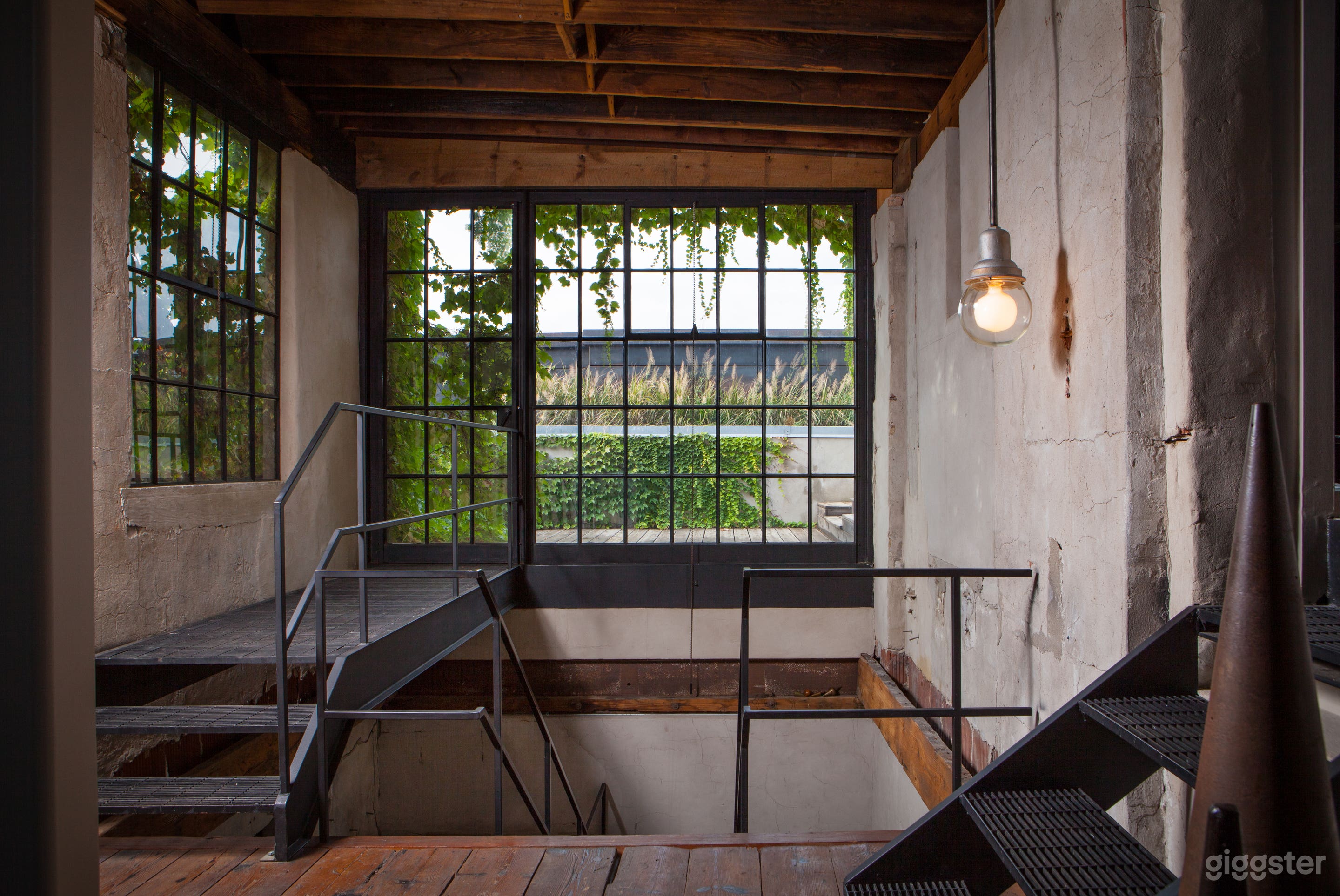 Charcoal Factory Loft Photo 3