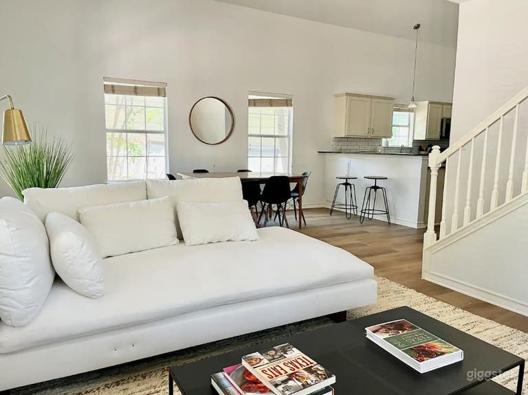  Bright, Inviting & Updated Home in the Heart of East Austin 