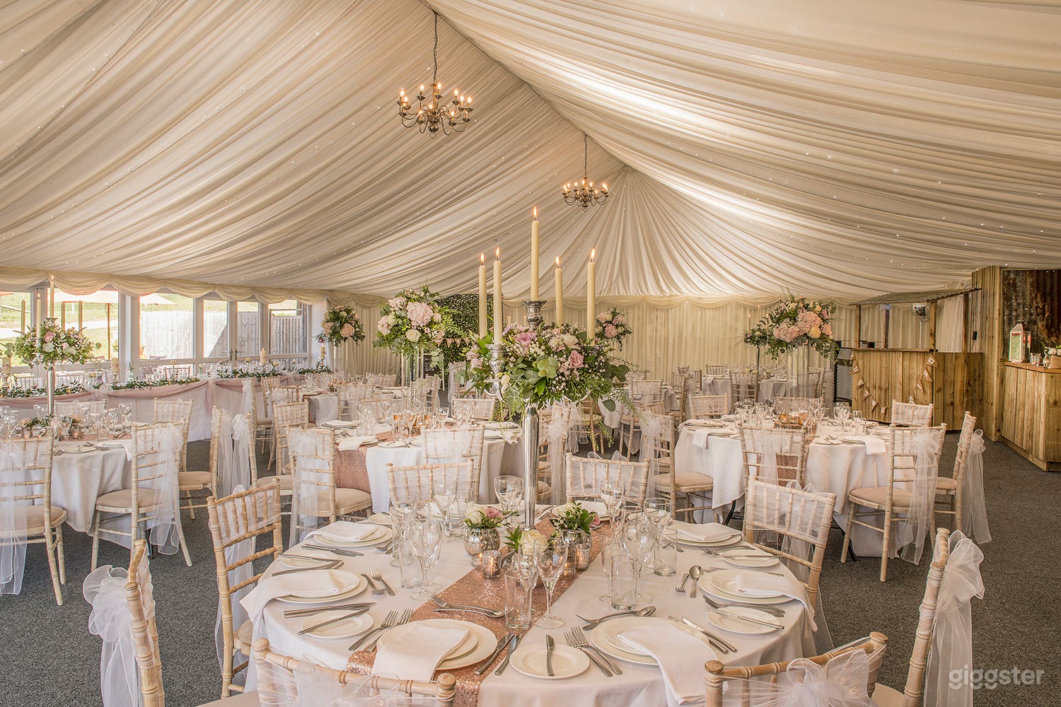 Rustic Northamptonshire Wedding Venue with a View Photo 3