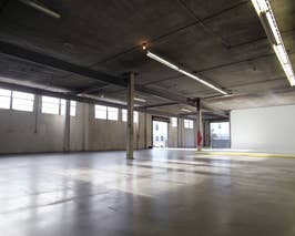  Industrial Warehouse with Cyclorama 