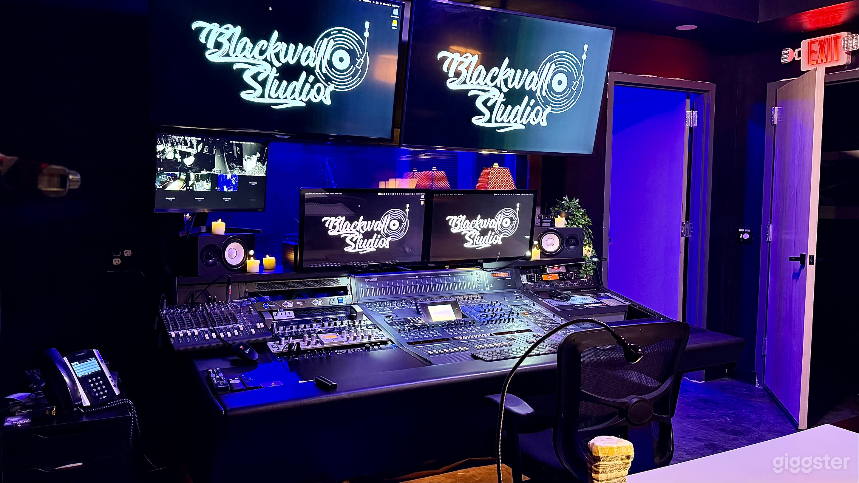 Professional Recording Studio Photo 3