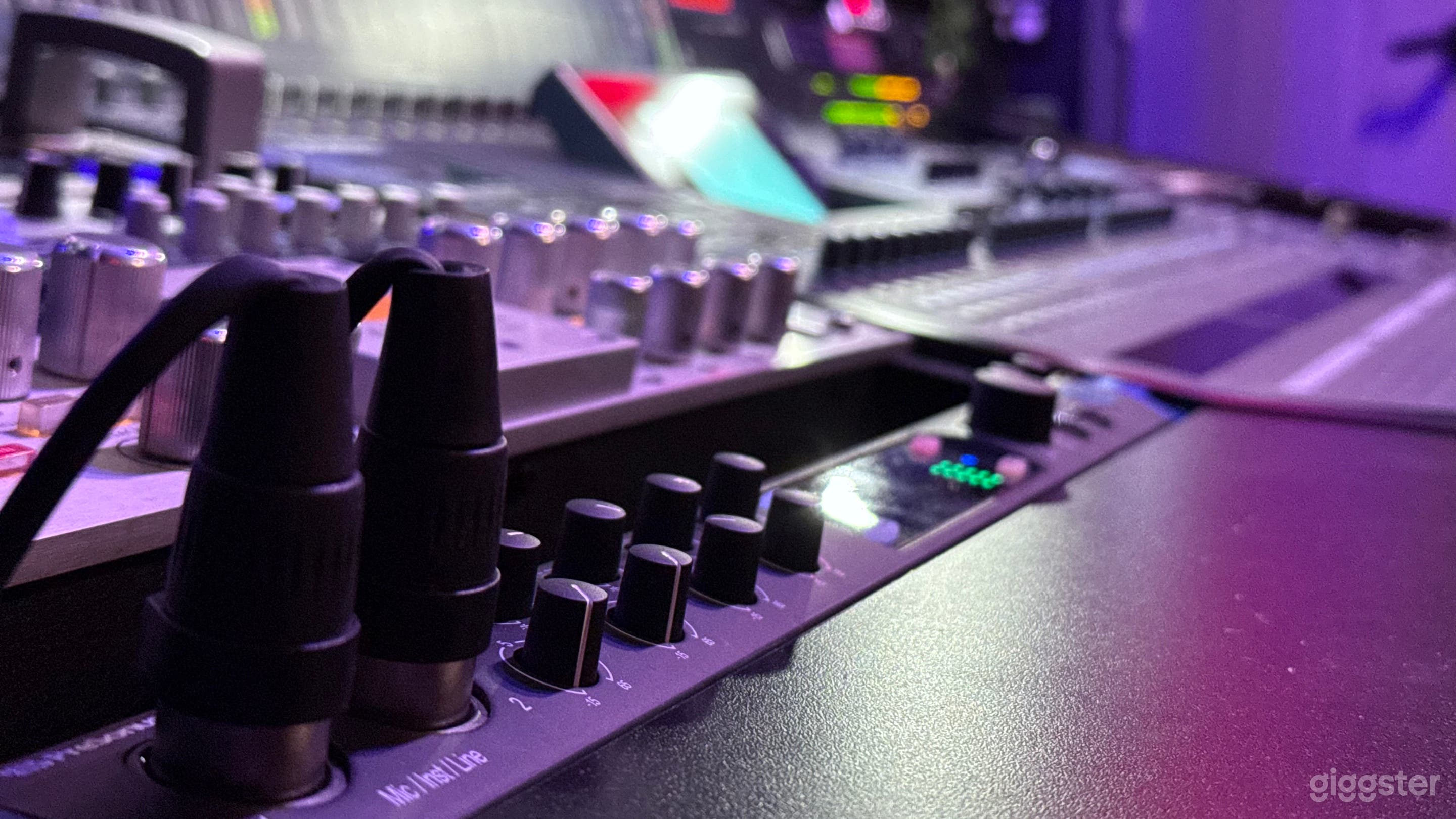 Professional Recording Studio Photo 4