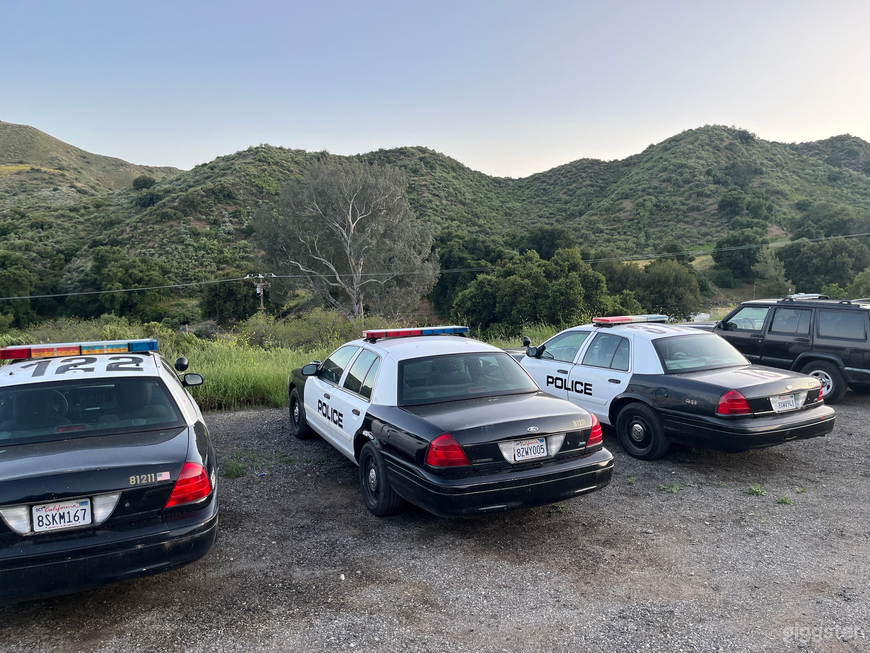 NON-DESCRIPT POLICE CAR - FORD CROWN VICTORIA POLICE INTERCEPTOR WITH GENERIC DECALS FOR FILMING PURPOSES