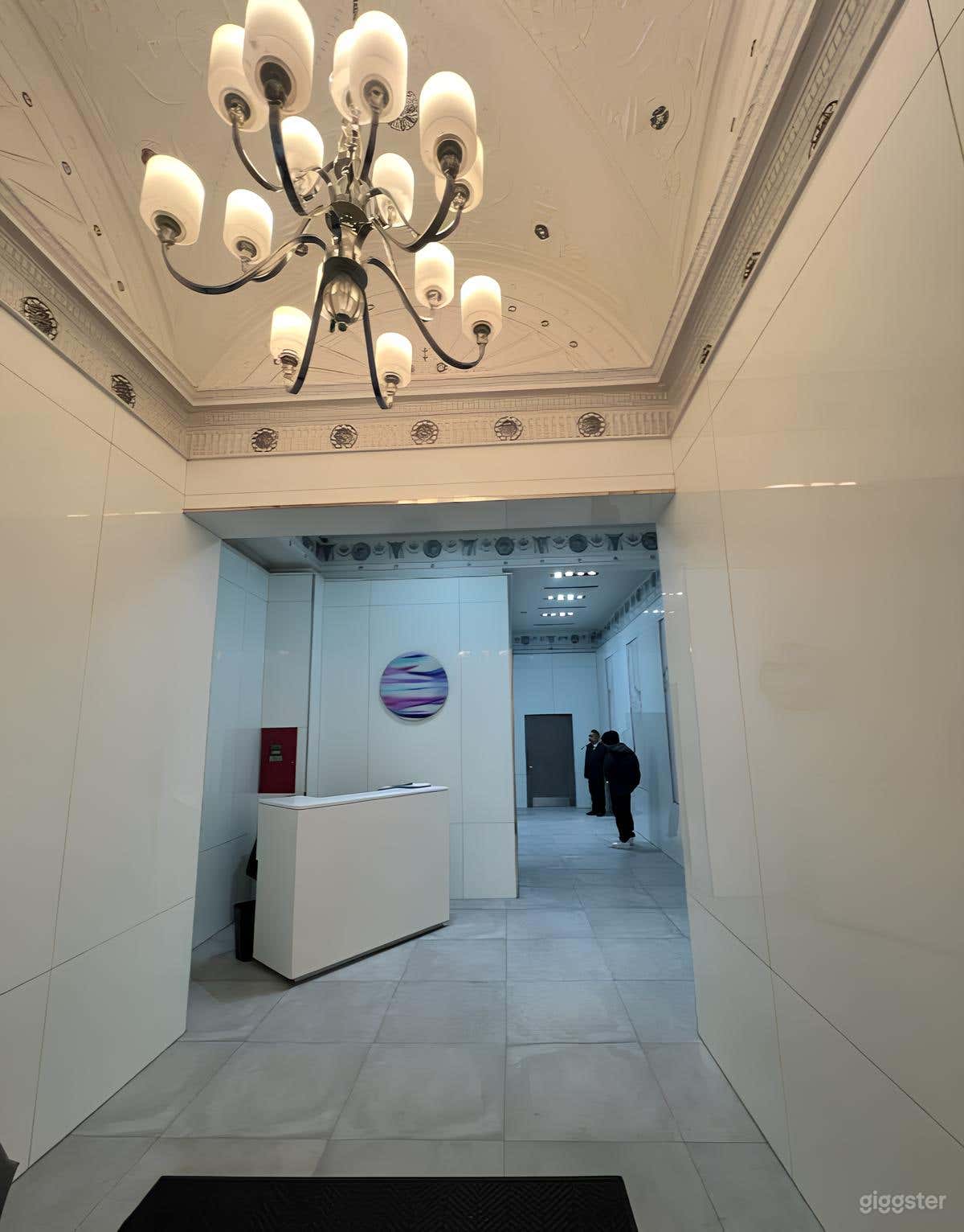 Versatile Large Studio Room C Photo 4