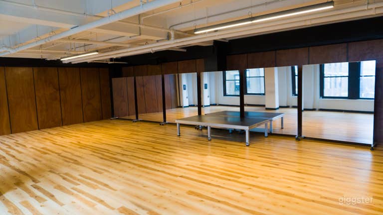  Versatile Large Studio Room C 