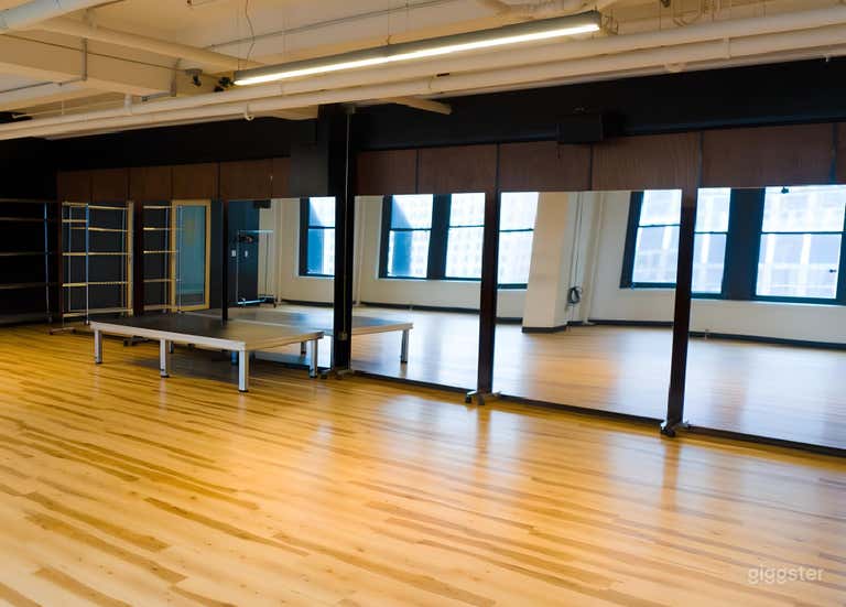  Versatile Large Studio Room C 