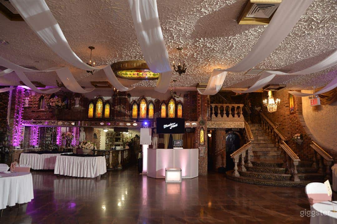 The Grotto Room Photo 3