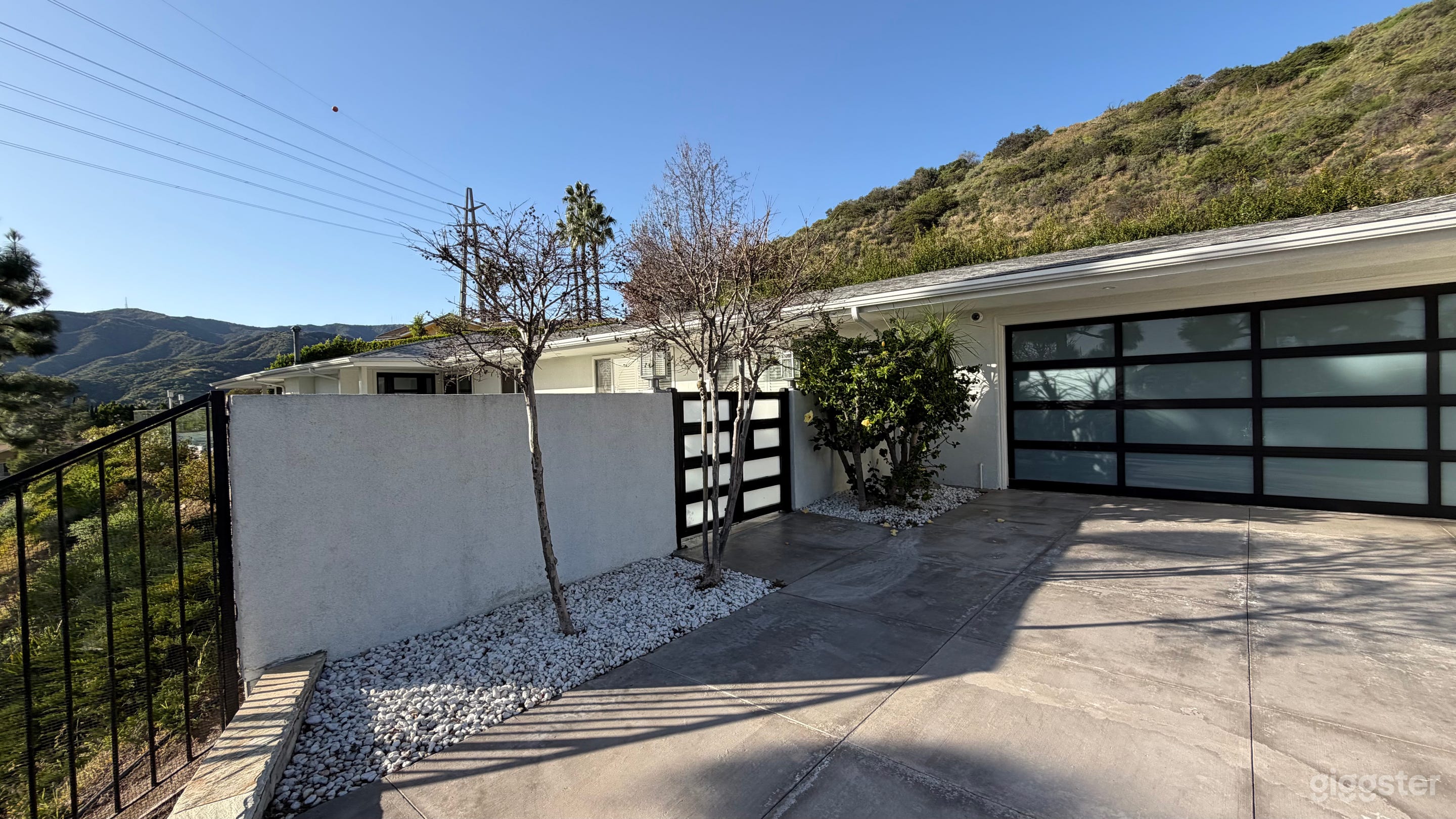 Glendale Hills with breathtaking views Photo 2