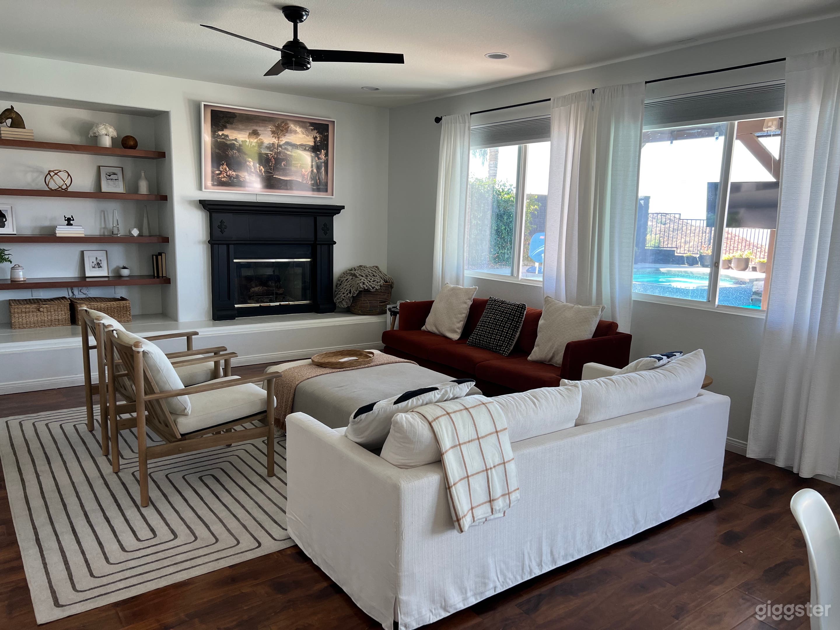 Spacious “anywhere” home w/ pool and VIEW! Photo 2