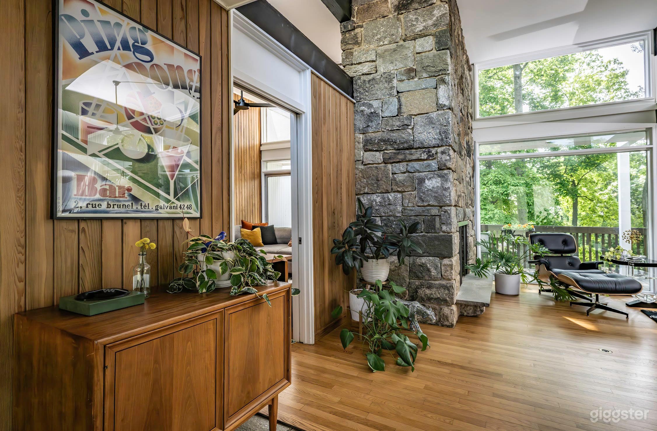 1960s Mid-Century Modern Gem Photo 3