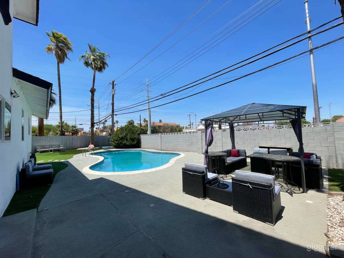 Beautiful home on the Las Vegas Strip Photo 1