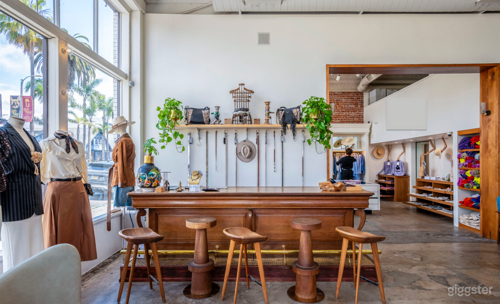 Venice Fashion Concept Store with Cinematic Edge Photo 1