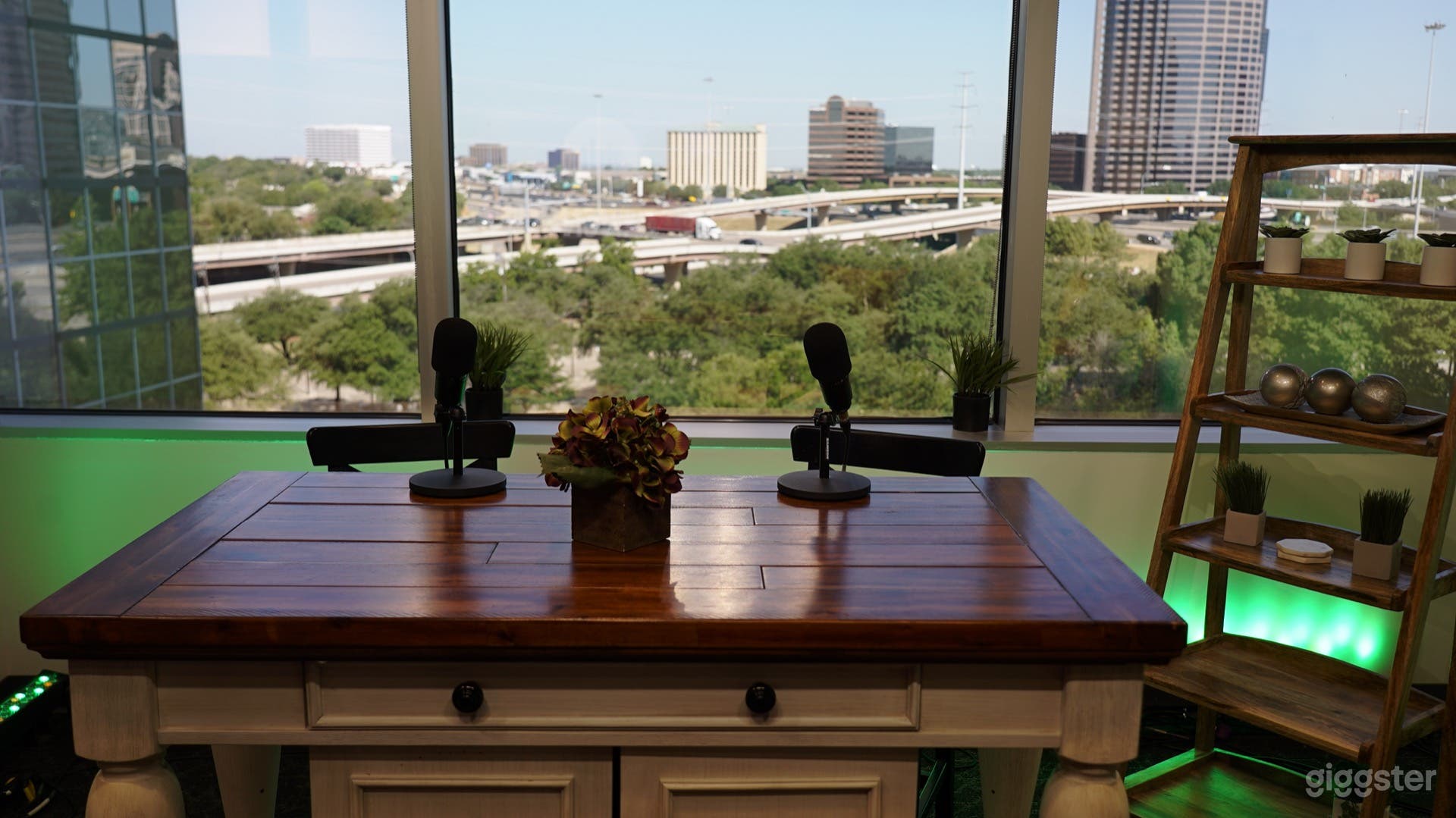 Awesome Podcast Studio Photo 4