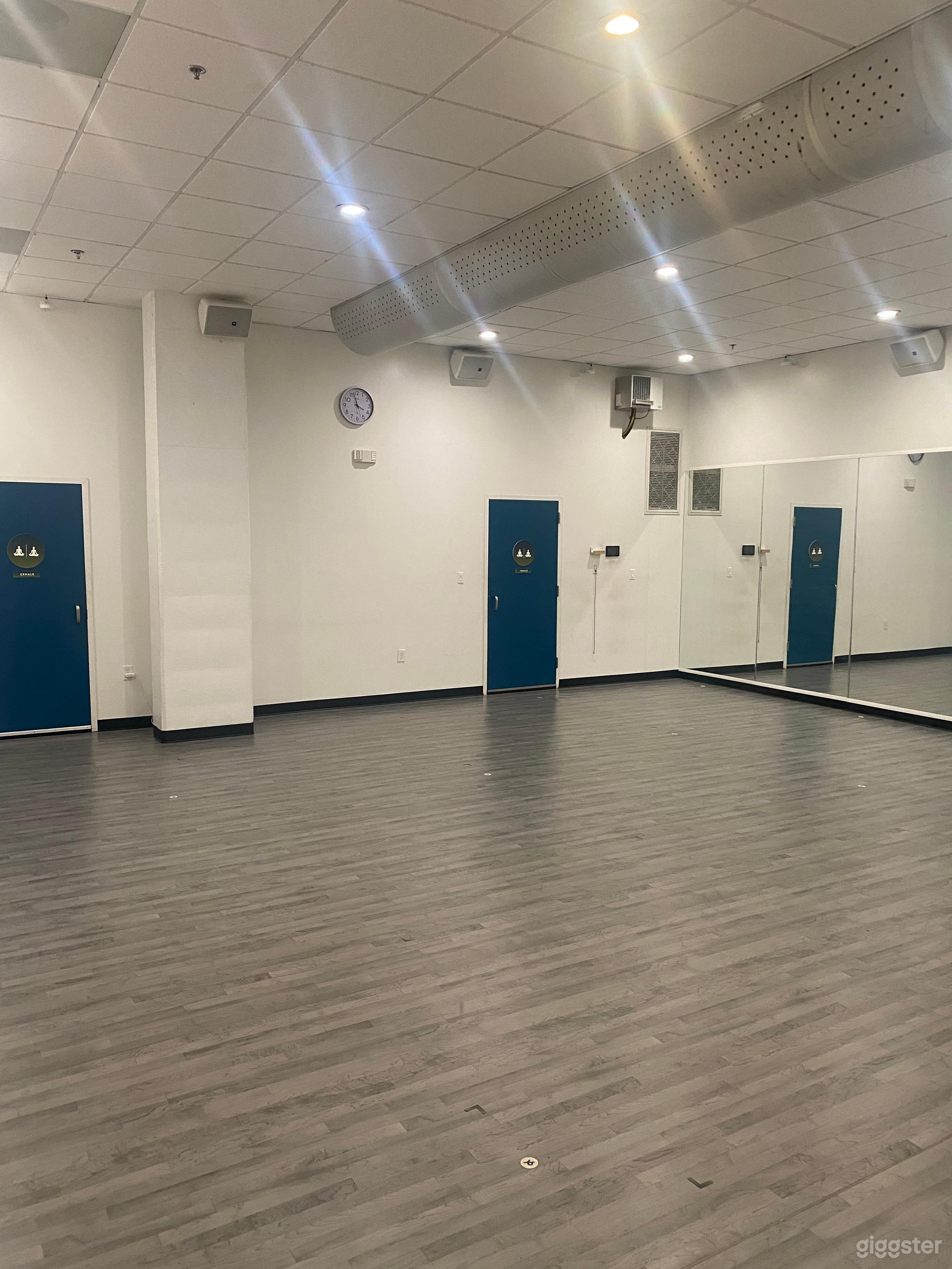 Midtown Video &amp; Photo Studio Photo 3