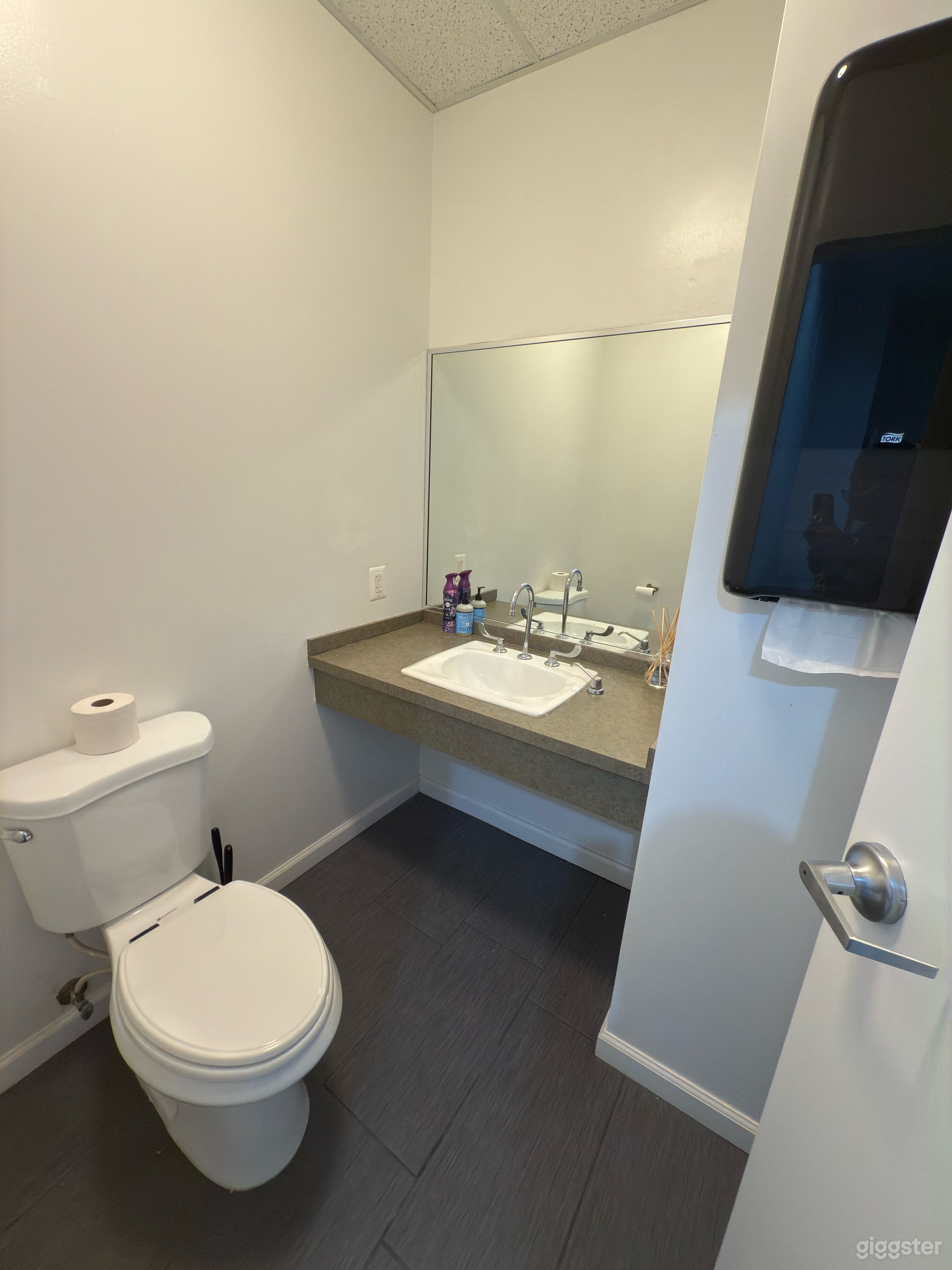 Downtown Industrial Space with Character Photo 3