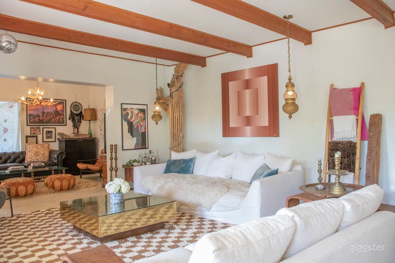  Large Bohemian Hollywood Hills Craftsman With Pool 