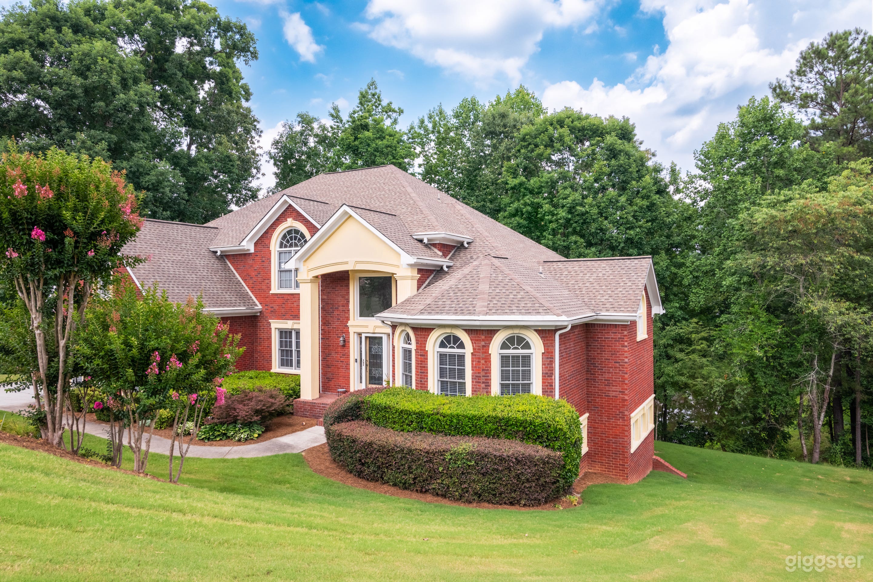 The House with the Lake Photo 1