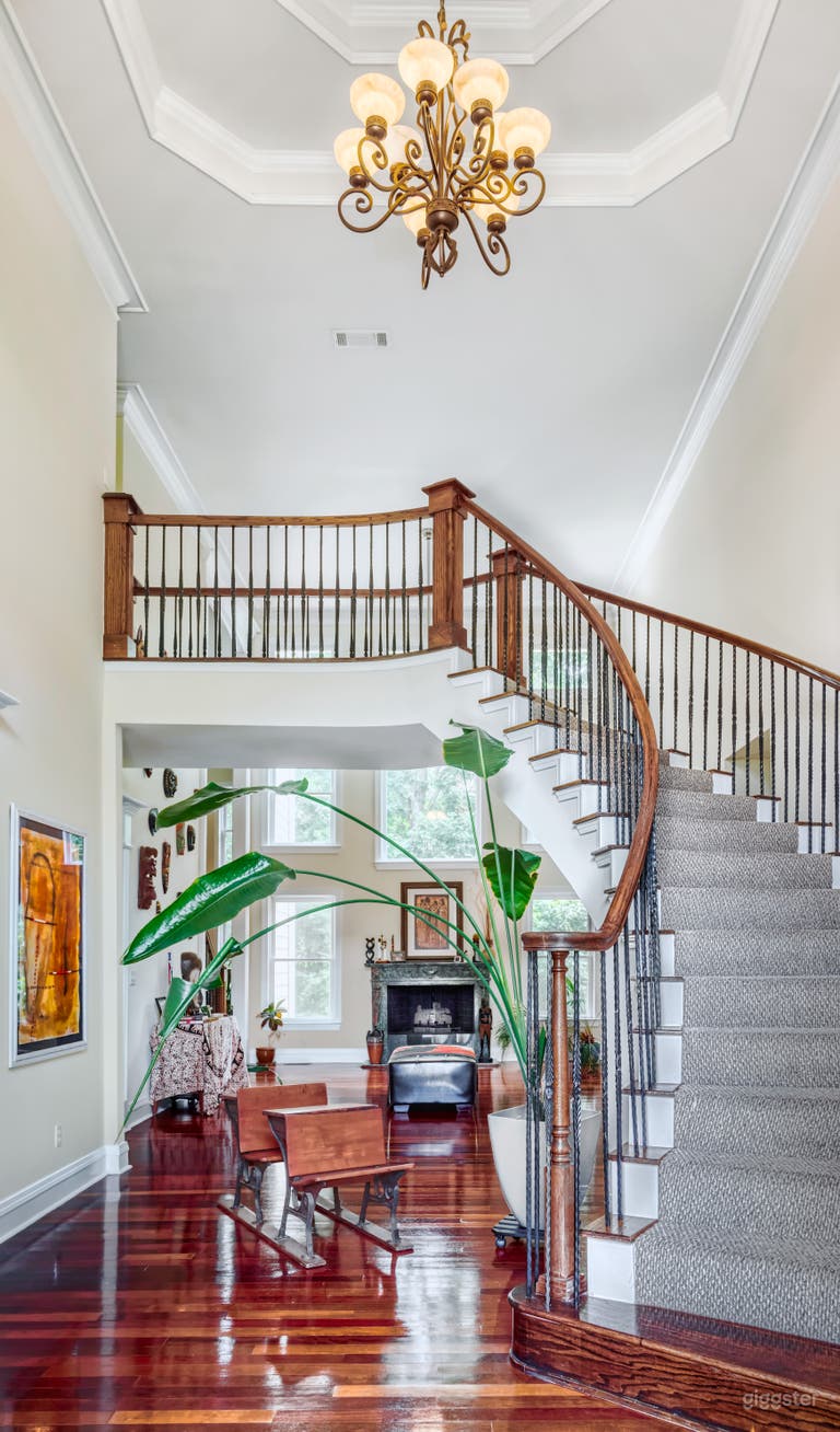  The House with the Lake 