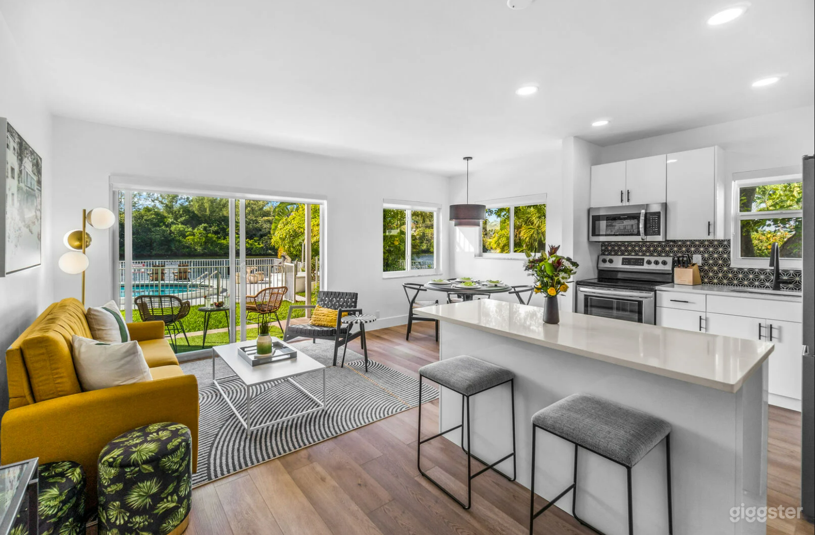 #261 Apt1 Ground Lvl Apartment Walk to the Beach  Photo 2