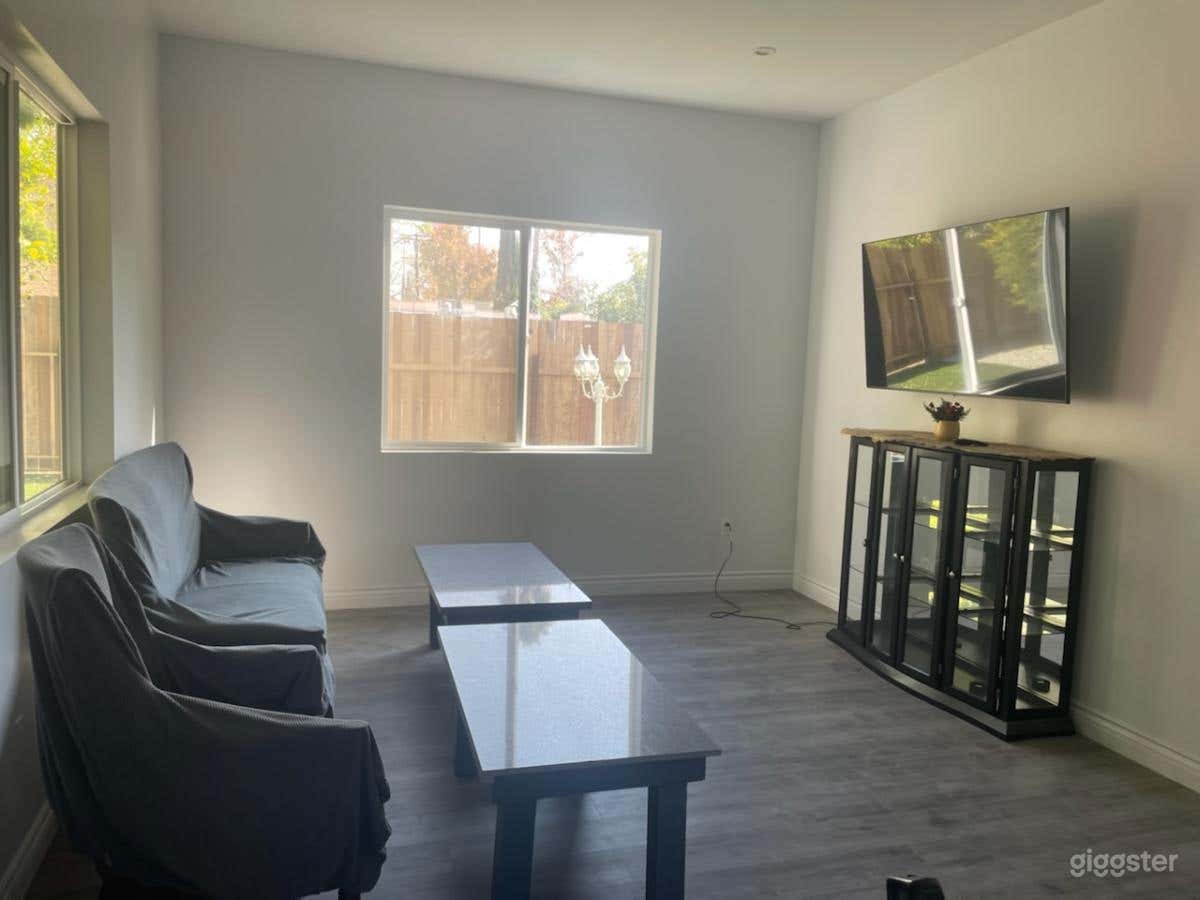 Brand New Tarzana Home  Photo 2