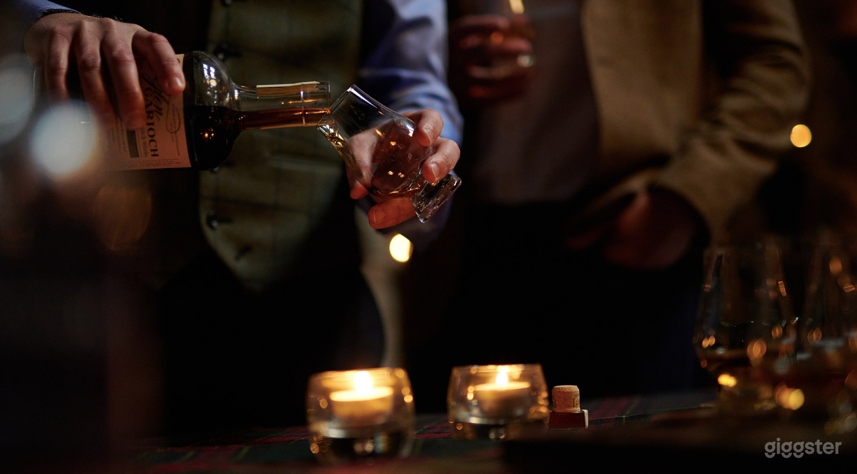 Historical Cave Bar for Parties Photo 4