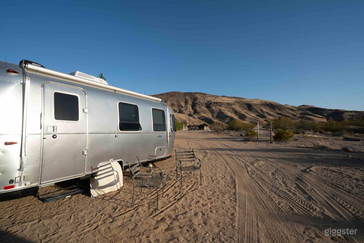 Modern Airstream on 12 acres in Yuca Valley Photo 3